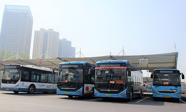 菏澤公交采購的中通“三代”車型.jpg